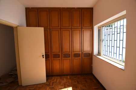 Casa à venda com 390m², 7 quartos e 4 vagasQuarto 2