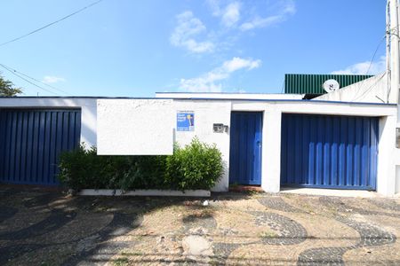 Casa à venda com 390m², 7 quartos e 4 vagasFachada