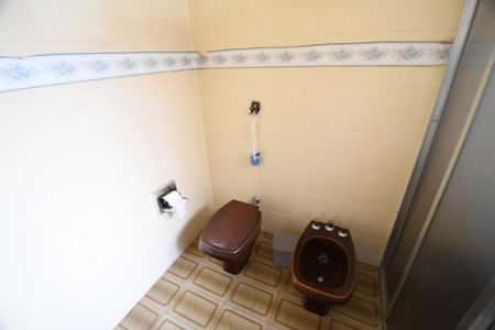 Casa à venda com 390m², 7 quartos e 4 vagasBanheiro 2