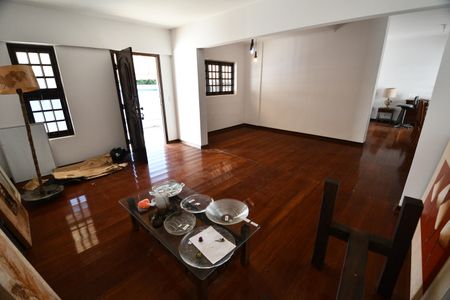 Casa à venda com 390m², 7 quartos e 4 vagasSala