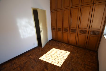 Casa à venda com 390m², 7 quartos e 4 vagasQuarto 2