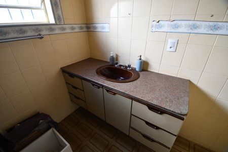 Casa à venda com 390m², 7 quartos e 4 vagasBanheiro 2