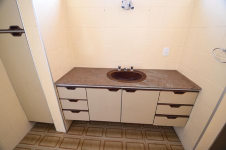 Casa à venda com 390m², 7 quartos e 4 vagasBanheiro 1