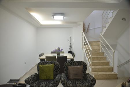 Casa à venda com 135m², 3 quartos e 3 vagasSala