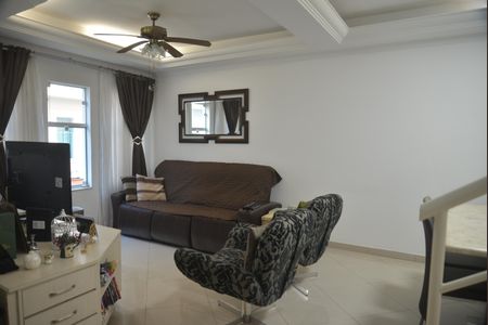 Casa à venda com 135m², 3 quartos e 3 vagasSala