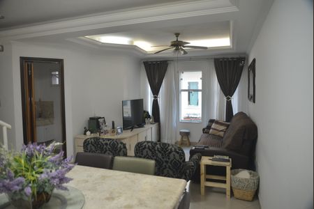 Casa à venda com 135m², 3 quartos e 3 vagasSala