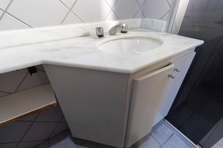 Apartamento à venda com 72m², 3 quartos e 2 vagasBanheiro da Suíte