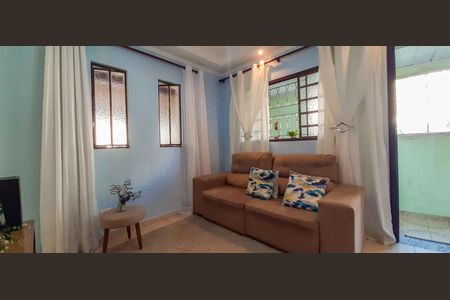 Casa à venda com 150m², 4 quartos e 2 vagas Casa à venda com 150m², 4 quartos e 2 vagasSala - Casa 1