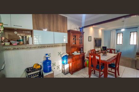 Casa à venda com 150m², 4 quartos e 2 vagas Casa à venda com 150m², 4 quartos e 2 vagasCozinha - Casa 1