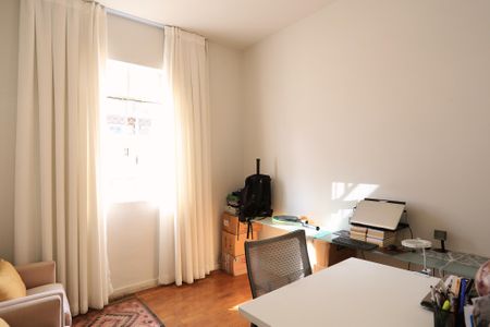 Apartamento à venda com 74m², 3 quartos e 1 vagaEscritório