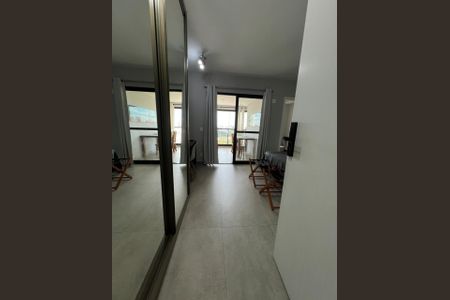 Apartamento à venda com 33m², 1 quarto e 1 vagaFoto 02