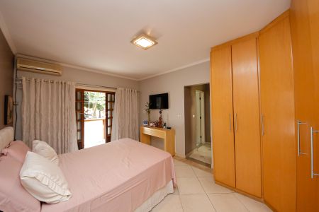 Casa à venda com 250m², 3 quartos e 2 vagas Casa à venda com 250m², 3 quartos e 2 vagasSuíte 2