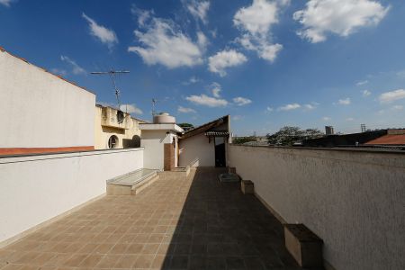 Casa à venda com 250m², 3 quartos e 2 vagas Casa à venda com 250m², 3 quartos e 2 vagasTerraço