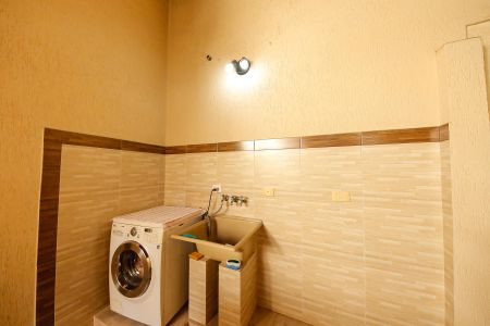 Casa à venda com 250m², 3 quartos e 2 vagas Casa à venda com 250m², 3 quartos e 2 vagasÁrea de Serviço 2