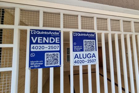 Casa à venda com 250m², 3 quartos e 2 vagas Casa à venda com 250m², 3 quartos e 2 vagasPlaca