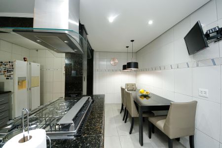 Casa à venda com 250m², 3 quartos e 2 vagas Casa à venda com 250m², 3 quartos e 2 vagasCozinha