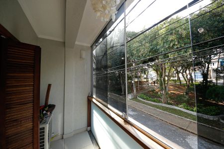 Casa à venda com 250m², 3 quartos e 2 vagas Casa à venda com 250m², 3 quartos e 2 vagasVaranda Suíte 2