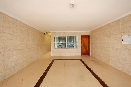 Casa à venda com 250m², 3 quartos e 2 vagas Casa à venda com 250m², 3 quartos e 2 vagasGaragem