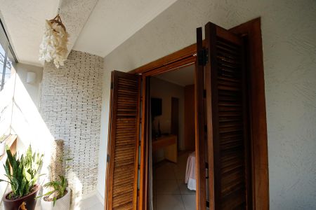 Casa à venda com 250m², 3 quartos e 2 vagas Casa à venda com 250m², 3 quartos e 2 vagasVaranda Suíte 2