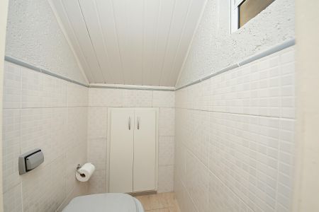 Casa à venda com 250m², 3 quartos e 2 vagas Casa à venda com 250m², 3 quartos e 2 vagasLavabo 2