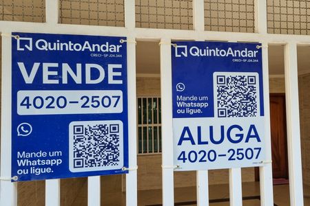 Casa à venda com 250m², 3 quartos e 2 vagas Casa à venda com 250m², 3 quartos e 2 vagasPlaca