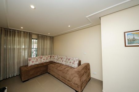 Casa à venda com 250m², 3 quartos e 2 vagas Casa à venda com 250m², 3 quartos e 2 vagasSala