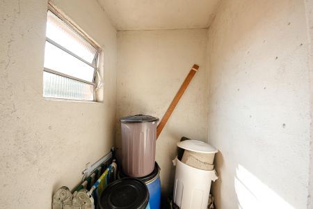 Casa à venda com 250m², 3 quartos e 2 vagas Casa à venda com 250m², 3 quartos e 2 vagasQuarto de Serviço