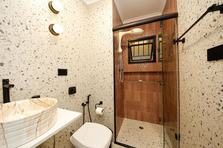 Casa à venda com 250m², 3 quartos e 2 vagas Casa à venda com 250m², 3 quartos e 2 vagasBanheiro Suíte 1