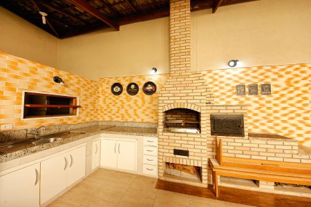 Casa à venda com 250m², 3 quartos e 2 vagas Casa à venda com 250m², 3 quartos e 2 vagasÁrea gourmet