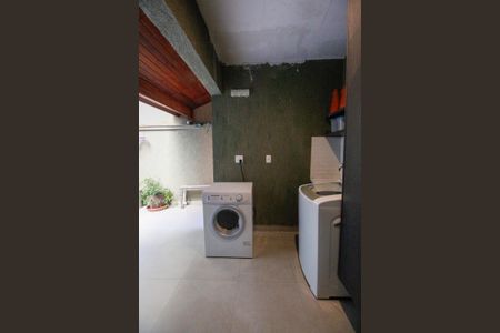 Casa à venda com 300m², 3 quartos e 2 vagasÁrea de Serviço