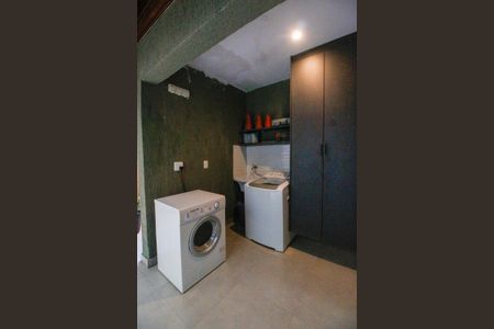 Casa à venda com 300m², 3 quartos e 2 vagasÁrea de Serviço