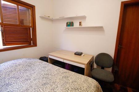 Casa à venda com 300m², 3 quartos e 2 vagasSuíte 2