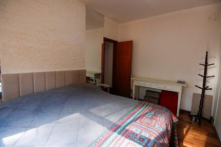 Casa à venda com 300m², 3 quartos e 2 vagasSuíte 1