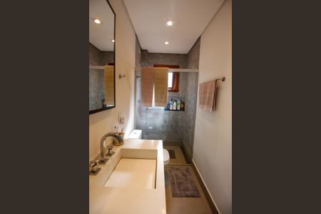 Casa à venda com 300m², 3 quartos e 2 vagasBanheiro da Suíte 1