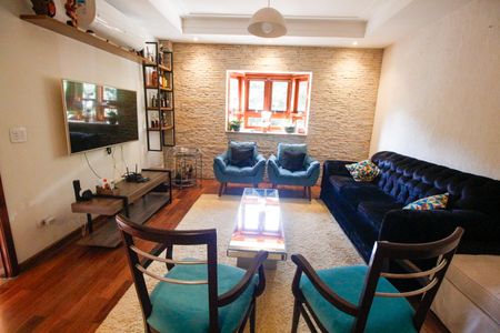 Casa à venda com 300m², 3 quartos e 2 vagasSala