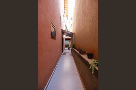 Casa à venda com 300m², 3 quartos e 2 vagasCorredor