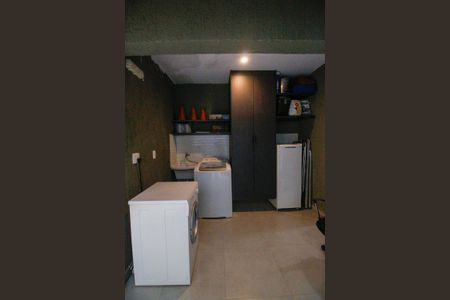 Casa à venda com 300m², 3 quartos e 2 vagasÁrea de Serviço