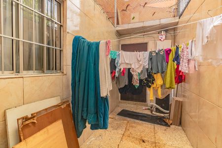 Casa à venda com 230m², 3 quartos e 2 vagas Casa à venda com 230m², 3 quartos e 2 vagasÁrea de Serviço