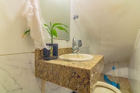 Casa à venda com 230m², 3 quartos e 2 vagas Casa à venda com 230m², 3 quartos e 2 vagasLavabo