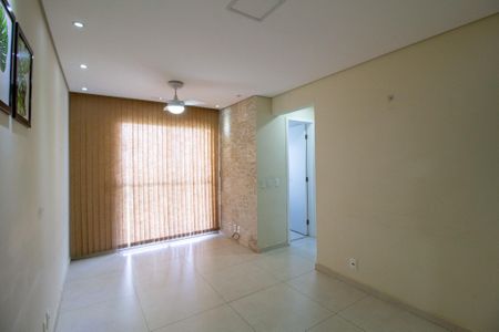 Apartamento para alugar com 46m², 2 quartos e 2 vagasSala