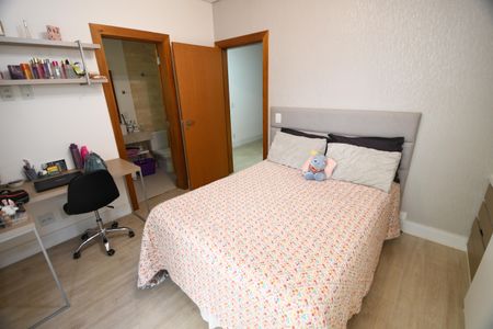 Casa de condomínio à venda com 200m², 3 quartos e 4 vagasQuarto Suíte 3