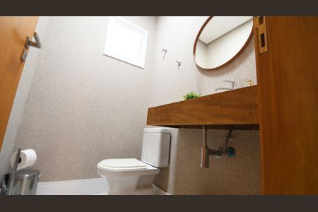 Casa de condomínio à venda com 200m², 3 quartos e 4 vagasLavabo