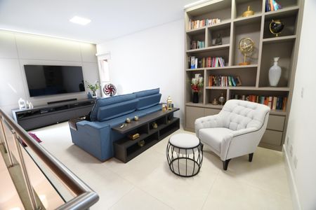 Casa de condomínio à venda com 200m², 3 quartos e 4 vagasSala / Mezanino