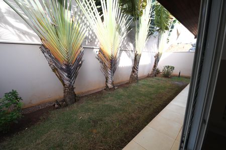 Casa de condomínio à venda com 200m², 3 quartos e 4 vagasQuarto Suíte 3 - Vista