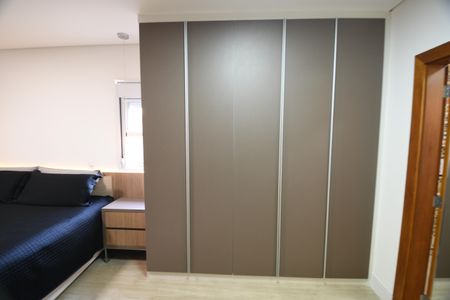 Casa de condomínio à venda com 200m², 3 quartos e 4 vagasQuarto Suíte 1