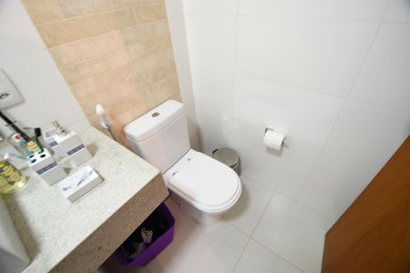 Casa de condomínio à venda com 200m², 3 quartos e 4 vagasBanheiro 1