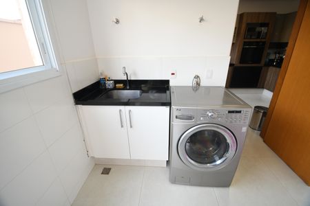 Casa de condomínio à venda com 200m², 3 quartos e 4 vagasÁrea de Serviço