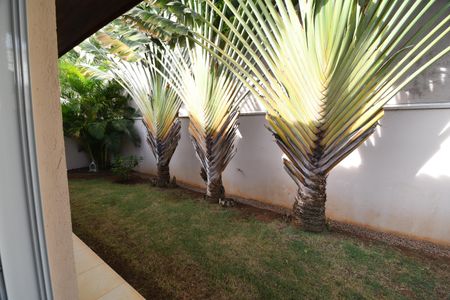 Casa de condomínio à venda com 200m², 3 quartos e 4 vagasQuarto Suíte 1- Vista