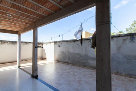 Casa à venda com 170m², 4 quartos e 3 vagas Casa à venda com 170m², 4 quartos e 3 vagasQuintal