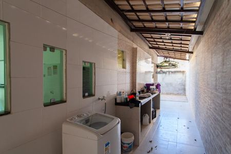 Casa à venda com 170m², 4 quartos e 3 vagas Casa à venda com 170m², 4 quartos e 3 vagasÁrea de Serviço